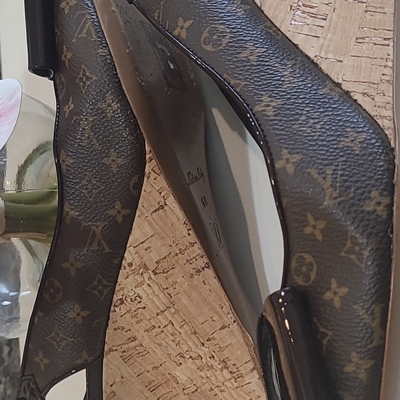 Louis Vuitton Monogram Leather Wedges 40 - Picture 3 of 17